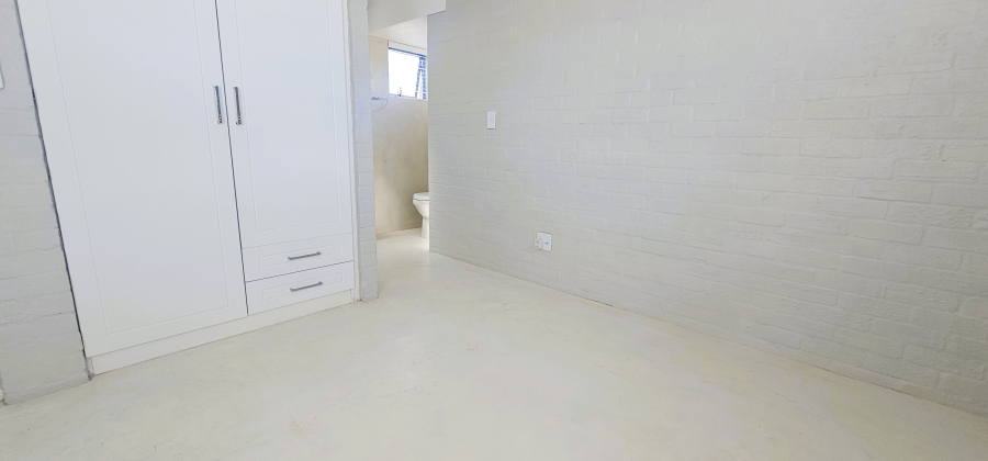 4 Bedroom Property for Sale in Paradise Beach Western Cape